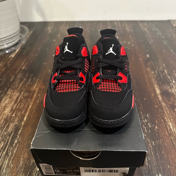 JORDAN RETRO TODDLER SIZE